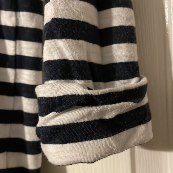 Cuffed 3/4 sleeve/front pocket T-shirt - Picture 3 of 3